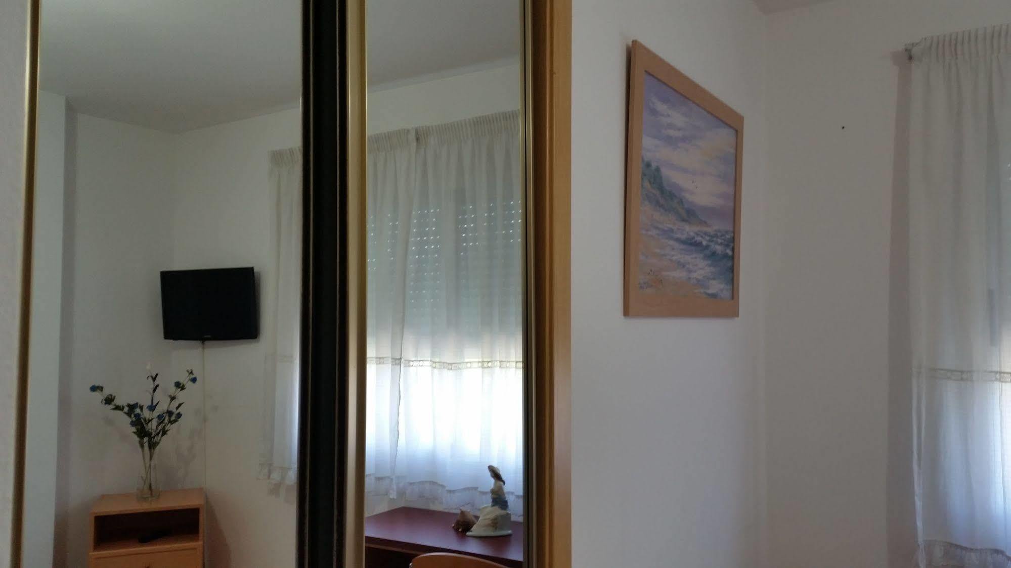 Hostal Lucus Lugo Exterior photo